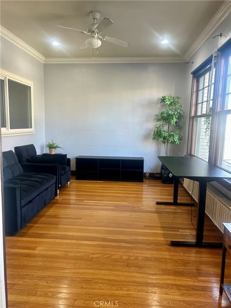 2121 James M Wood Boulevard 121, Los Angeles, California 90006 home-pic-1